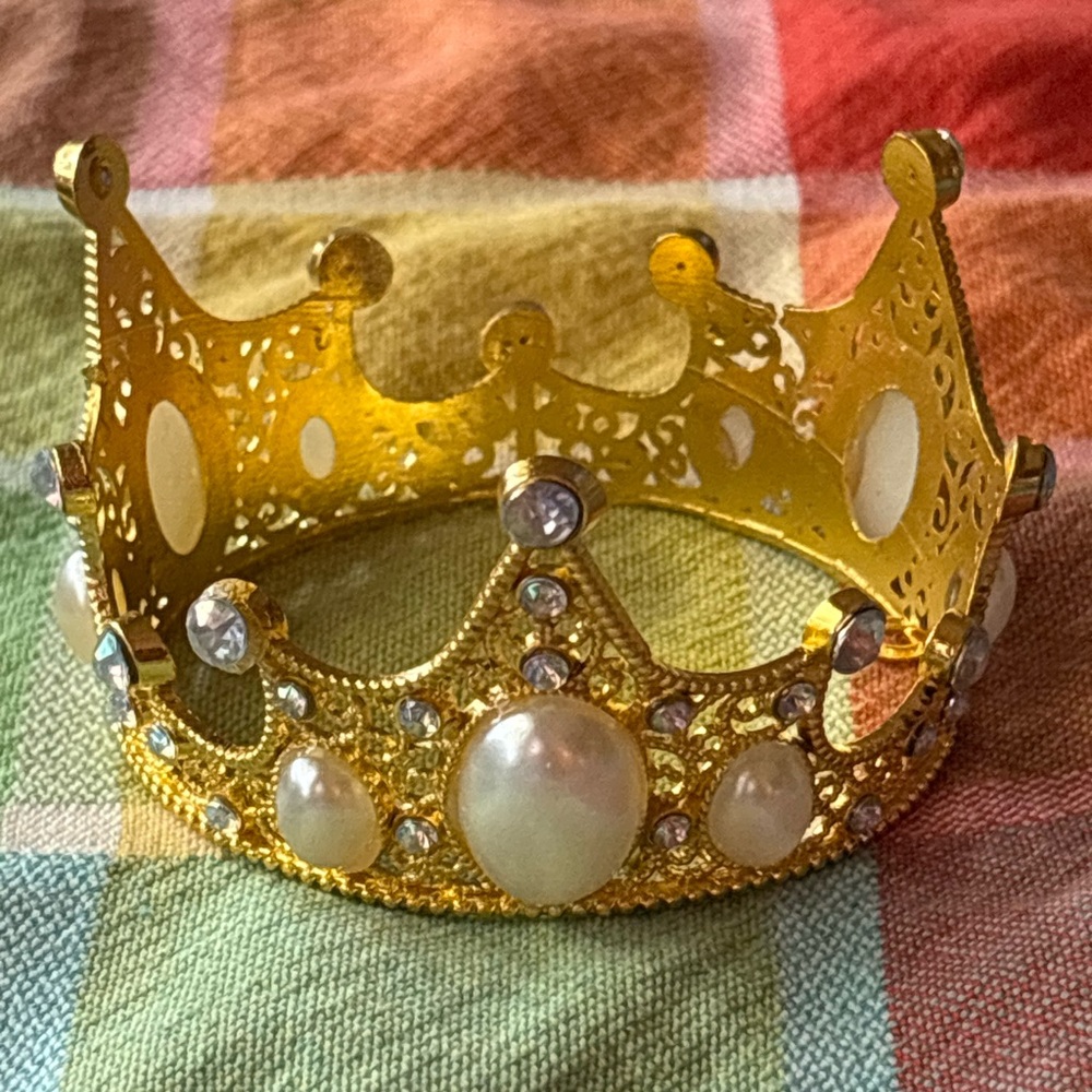 👑  LABUBU Gold Crown with Pearls and Rhinestones 👑